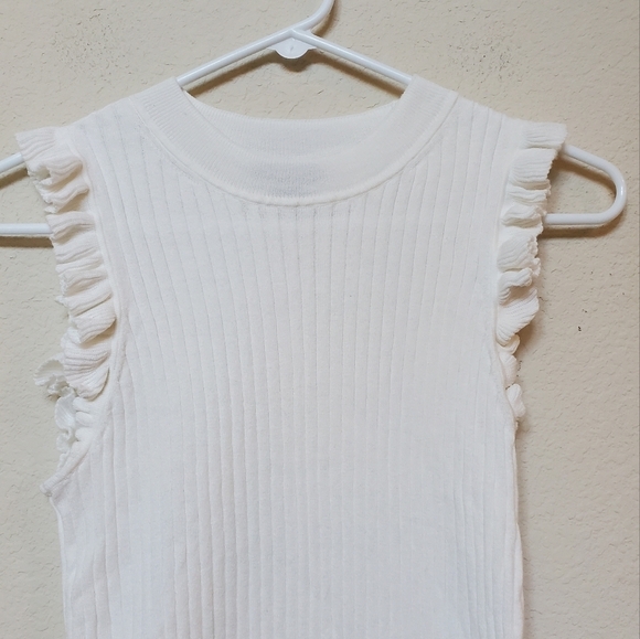 Paige Ruffled Sleeves Top. Size Small - Picture 2 of 4